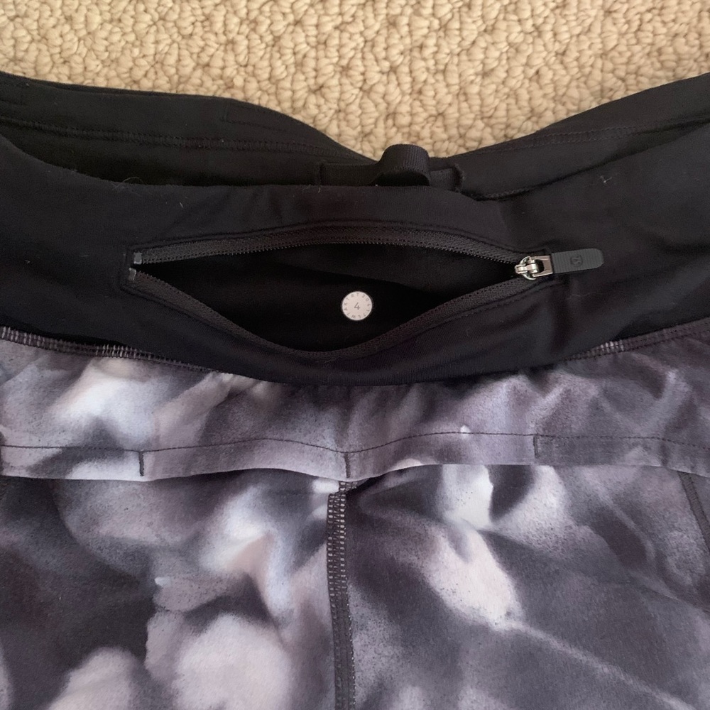 lululemon speed up short. - Picture 3 of 3